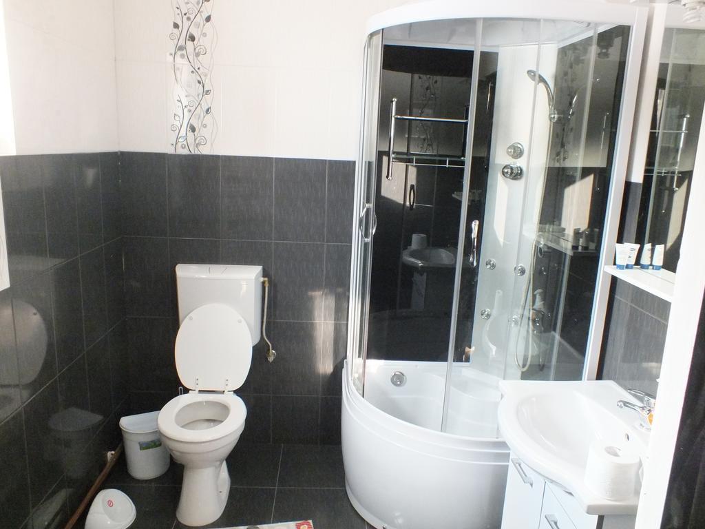 Pensiunea Eliza Hotel Podu Cosnii Стая снимка